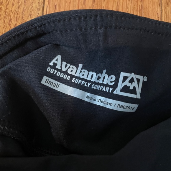 Avalanche Black Leggings - Picture 5 of 5